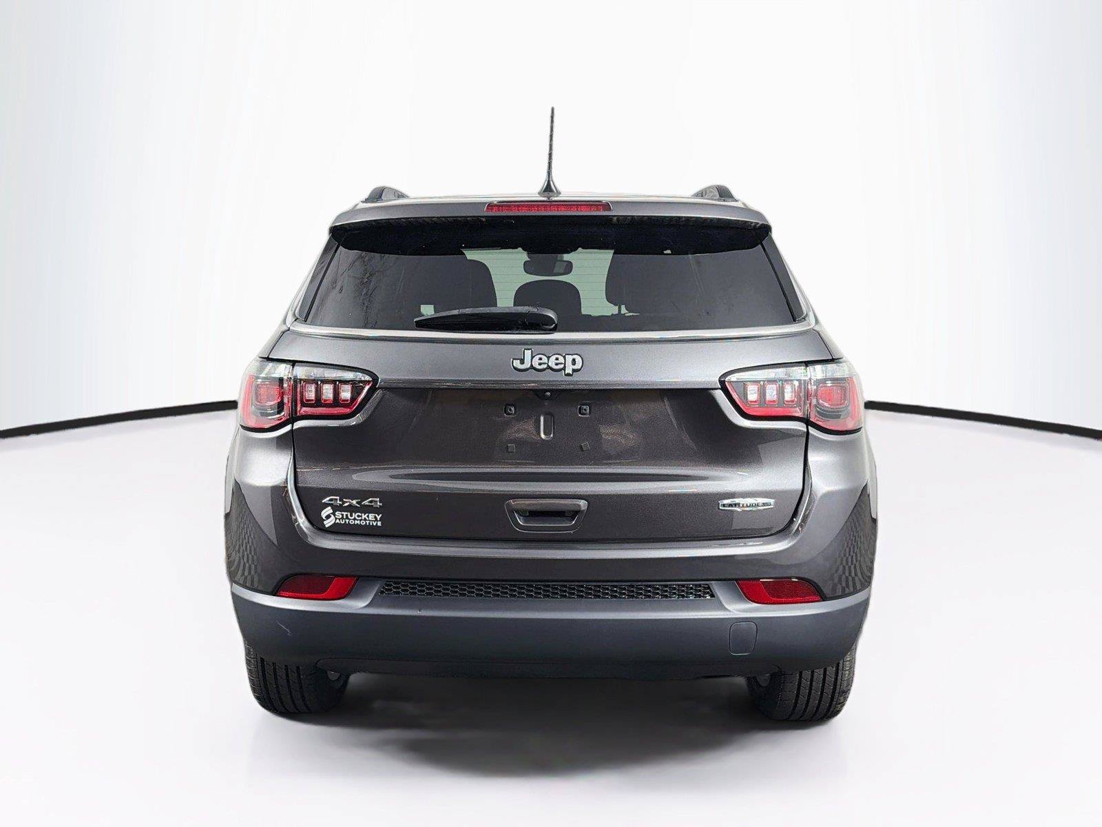 Used 2023 Jeep Compass Latitude w/ Sun and Sound Group AWD/4WD image 10