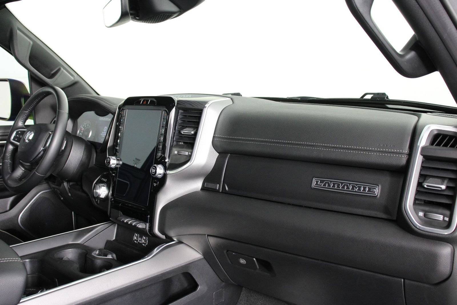 Used 2023 RAM 1500 Laramie AWD/4WD image 21
