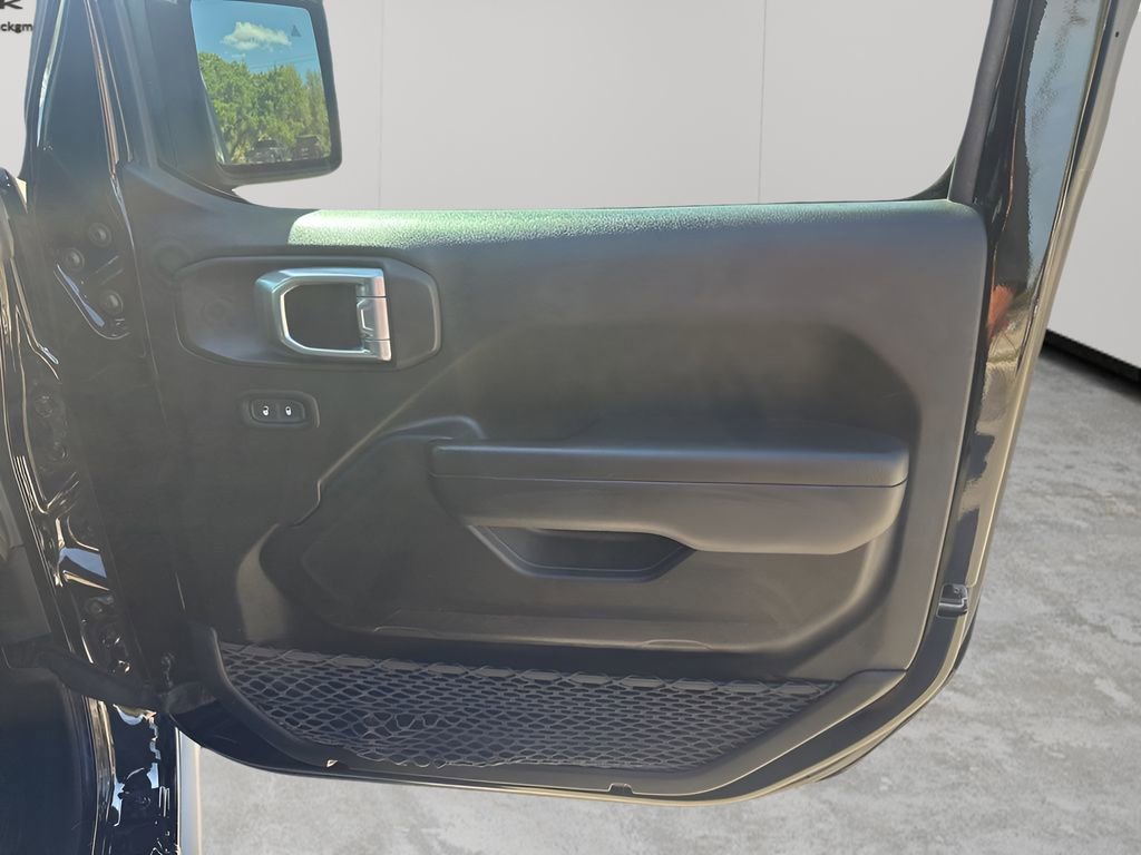 Used 2022 Jeep Gladiator Willys image 13