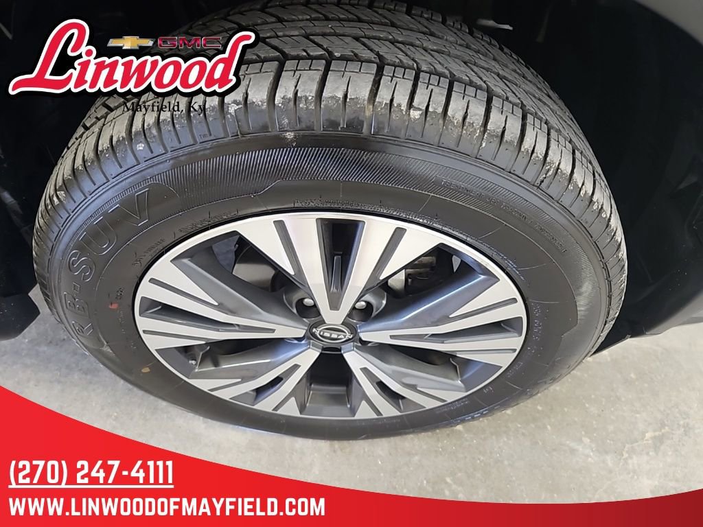 Used 2023 Nissan Rogue SV image 9