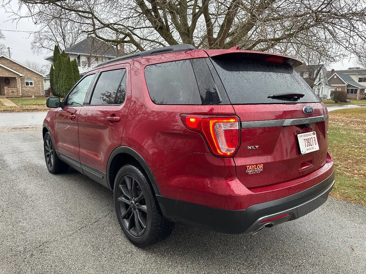 Used 2017 Ford Explorer XLT w/ Equipment Group 202A image 5