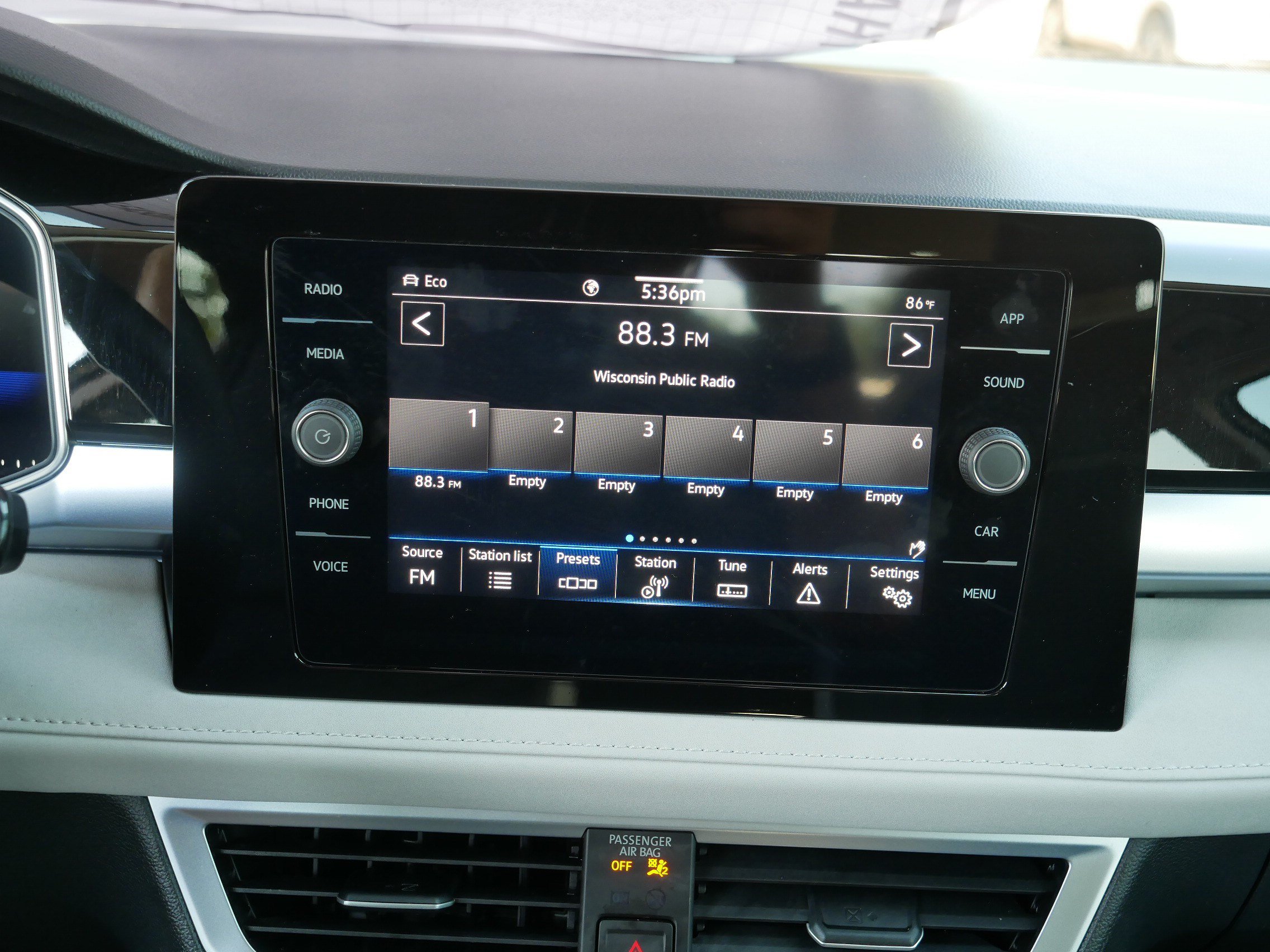 Used 2025 Volkswagen Taos SE w/ Panoramic Sunroof Package AWD/4WD image 22
