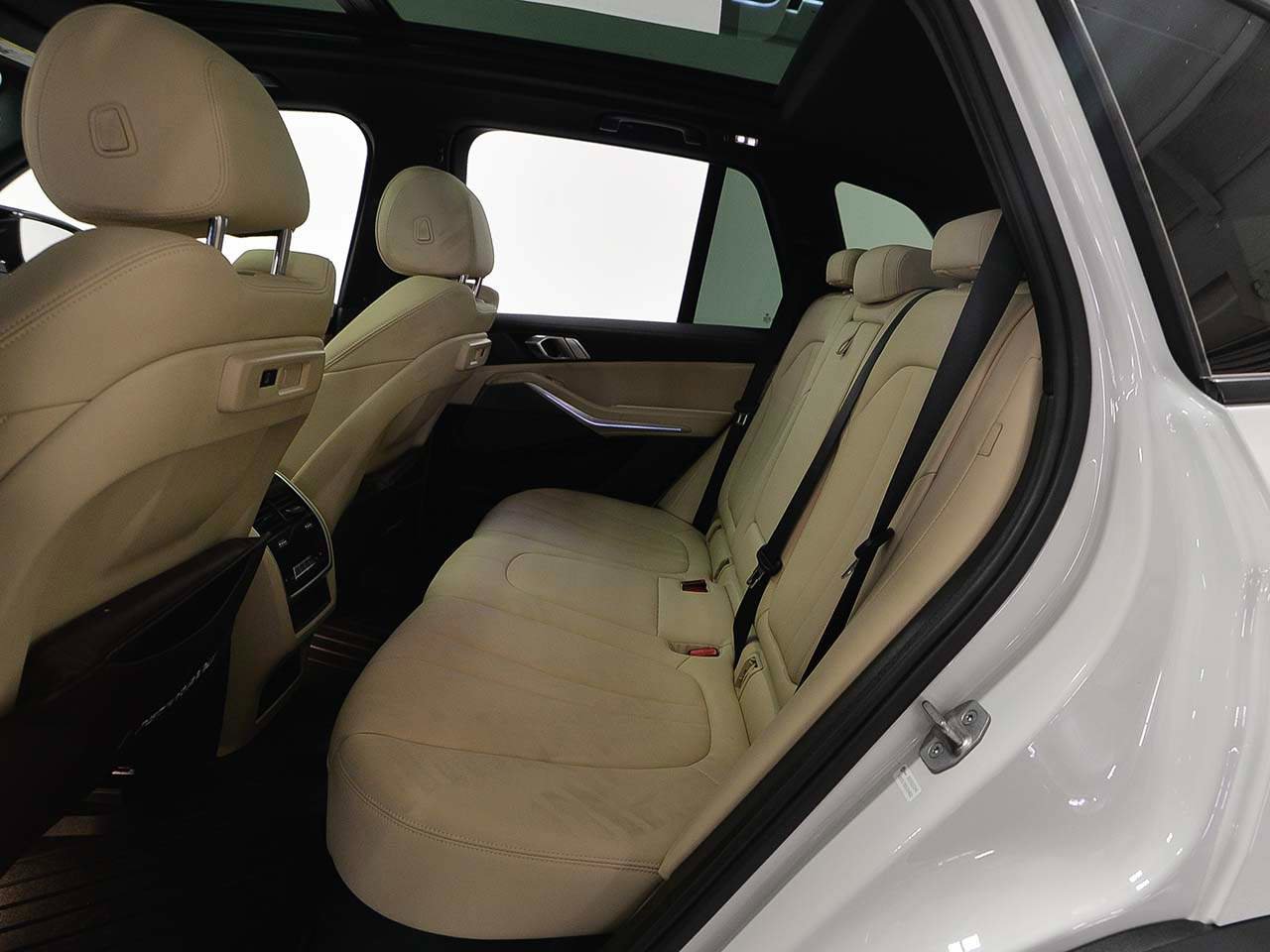 Used 2022 BMW X5 xDrive45e AWD/4WD image 11