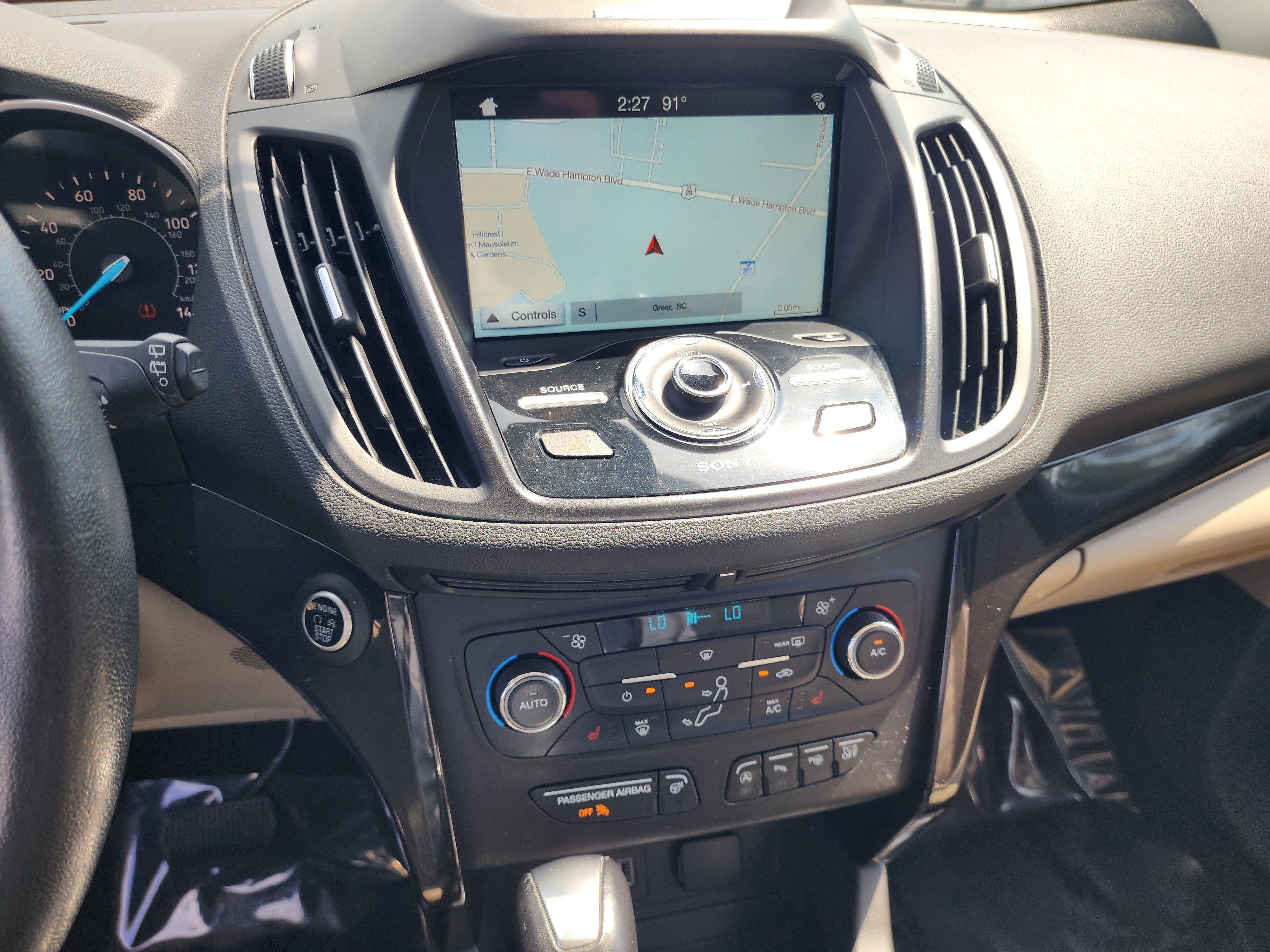 Used 2017 Ford Escape Titanium w/ Equipment Group 301A AWD/4WD image 19