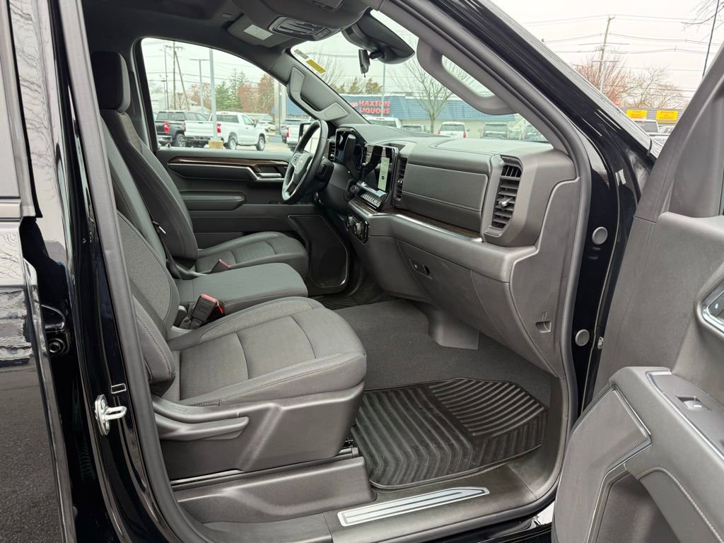 Used 2024 Chevrolet Silverado 1500 LT image 15