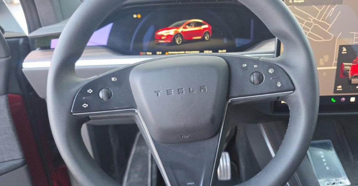 Used 2024 Tesla Model X AWD/4WD image 3
