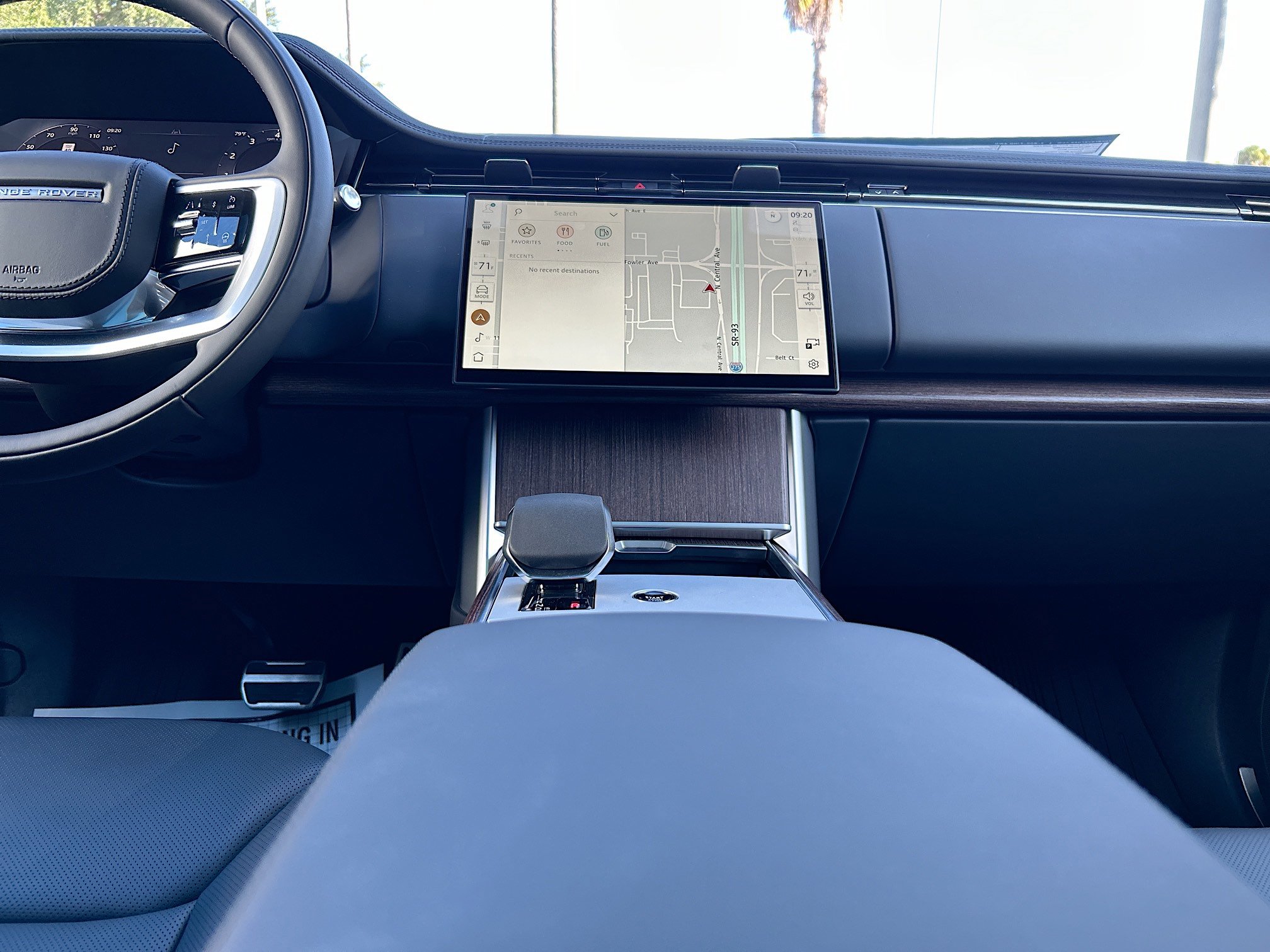 New 2025 Land Rover Range Rover SE image 13