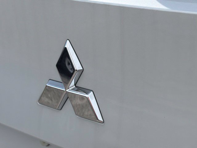 New 2026 Mitsubishi Outlander SE FWD image 13