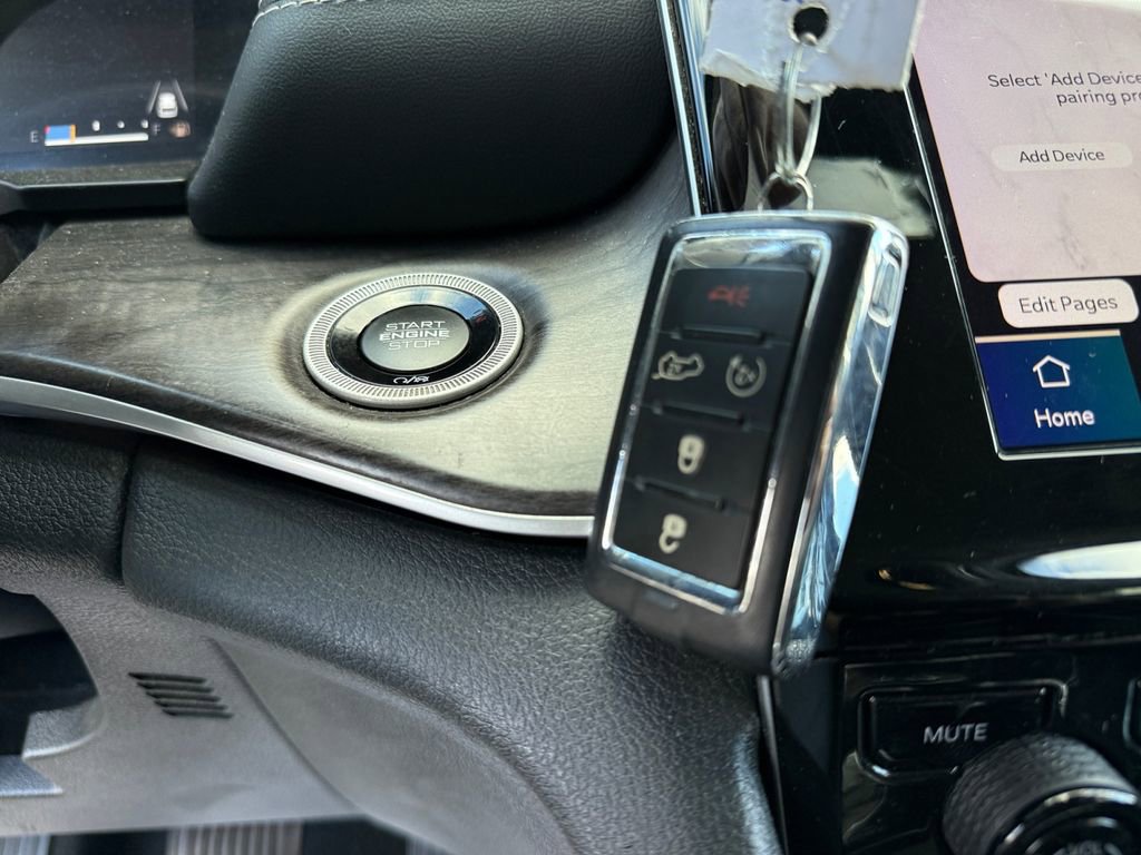 Certified 2022 Jeep Grand Cherokee L Limited w/ Black Appearance Package image 30