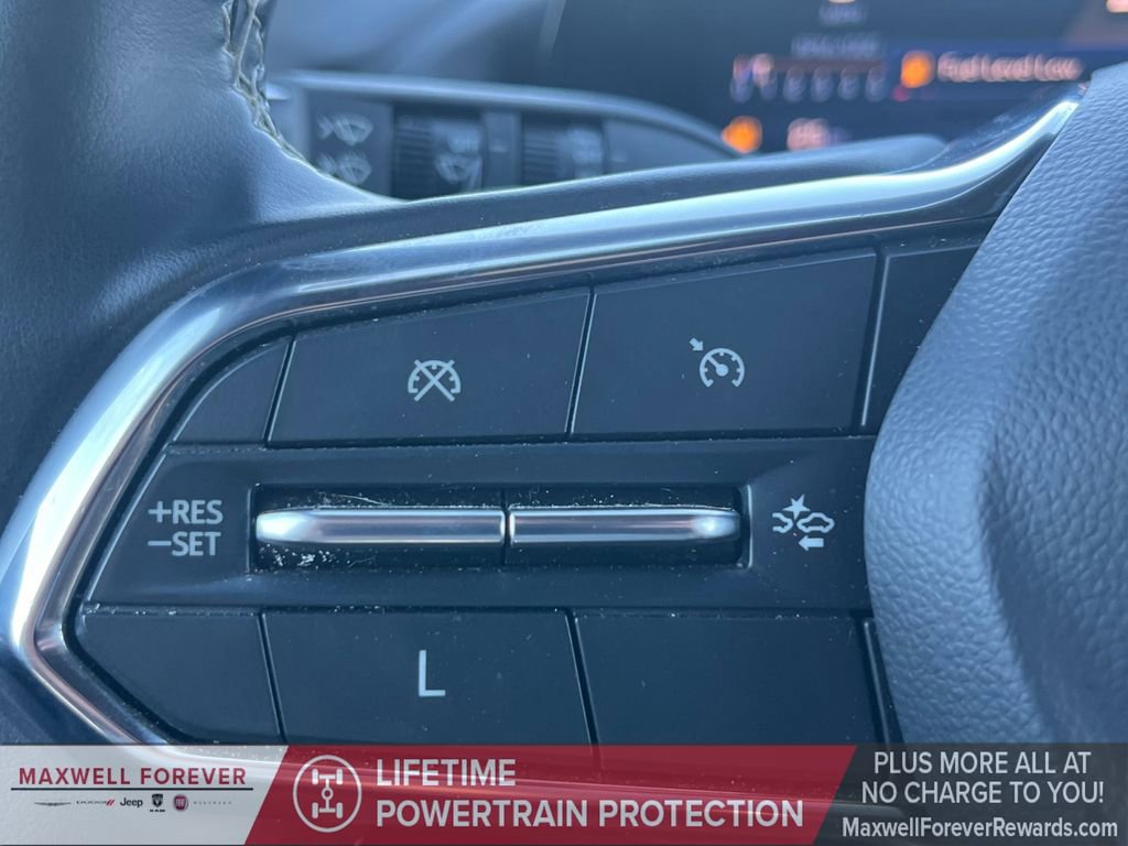 Used 2024 Chevrolet Traverse LT image 11