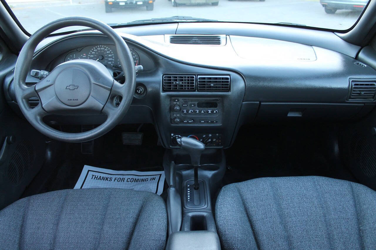 Used 2005 Chevrolet Cavalier Sedan w/ Preferred Equipment Group FWD image 25