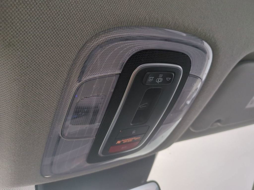 Used 2023 Hyundai Elantra Limited w/ Cargo Package image 22