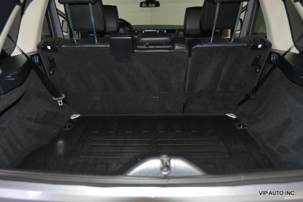 Used 2011 Land Rover Range Rover Sport HSE image 28