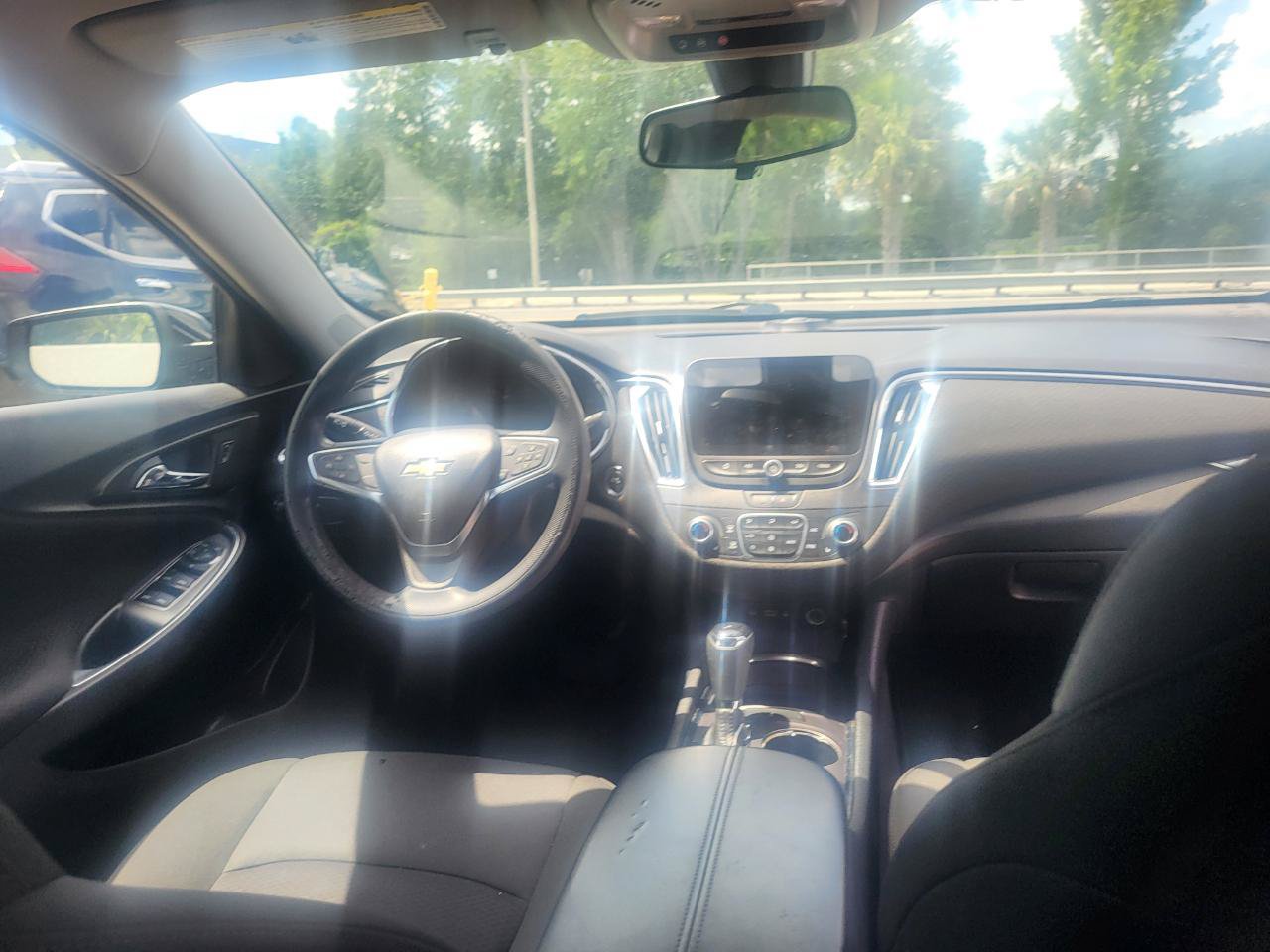 Used 2020 Chevrolet Malibu LT FWD image 18