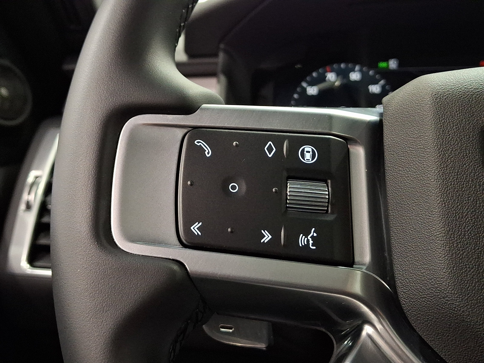 Certified 2025 Land Rover Discovery Dynamic SE AWD/4WD image 22