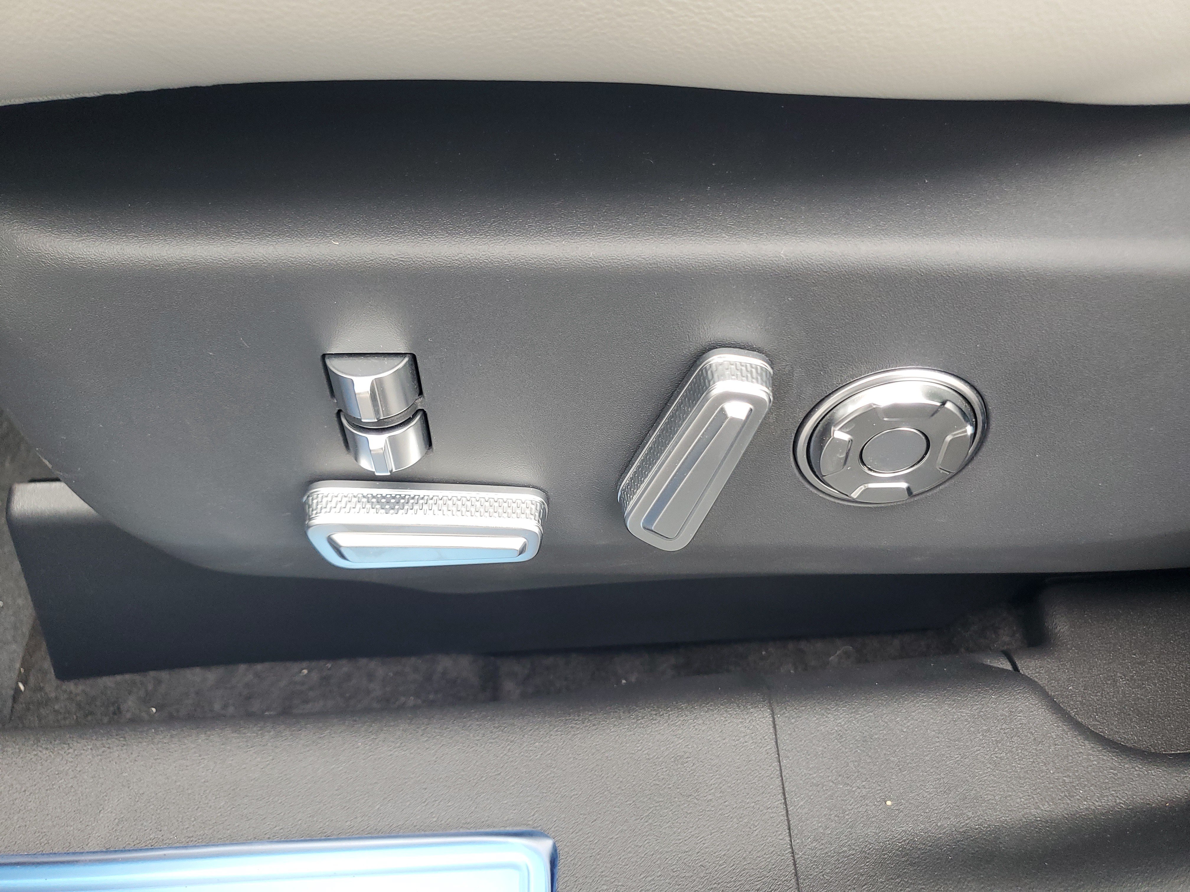 New 2026 Lincoln Nautilus Reserve AWD/4WD image 12