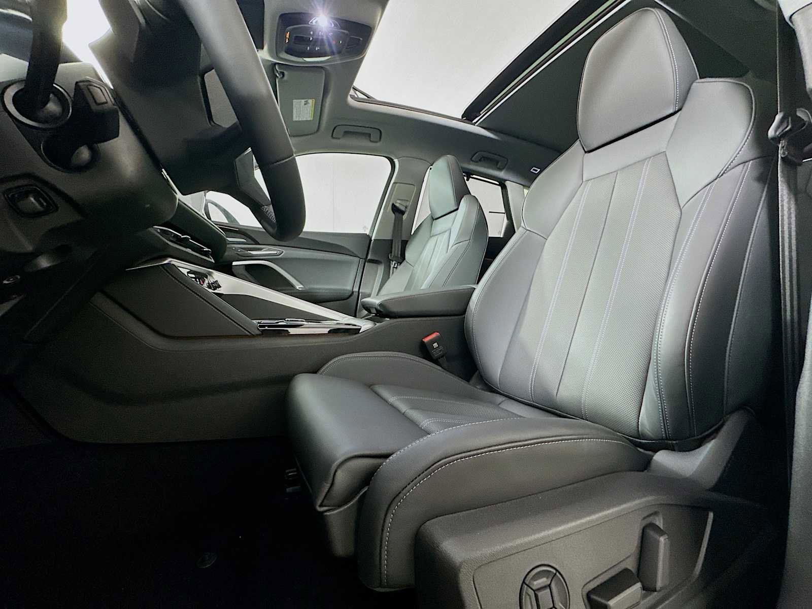 New 2025 Audi Q5 Premium Plus image 18