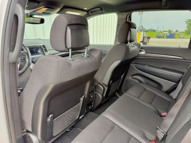 Used 2020 Jeep Grand Cherokee Laredo AWD/4WD image 13