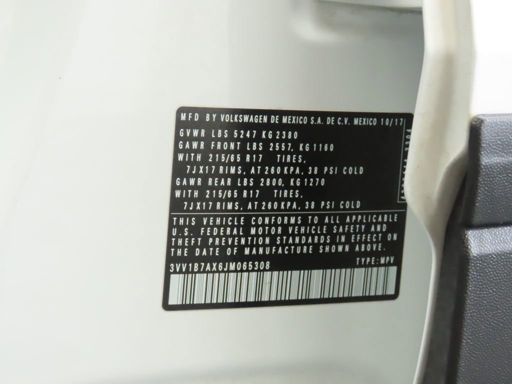 Used 2018 Volkswagen Tiguan S image 33