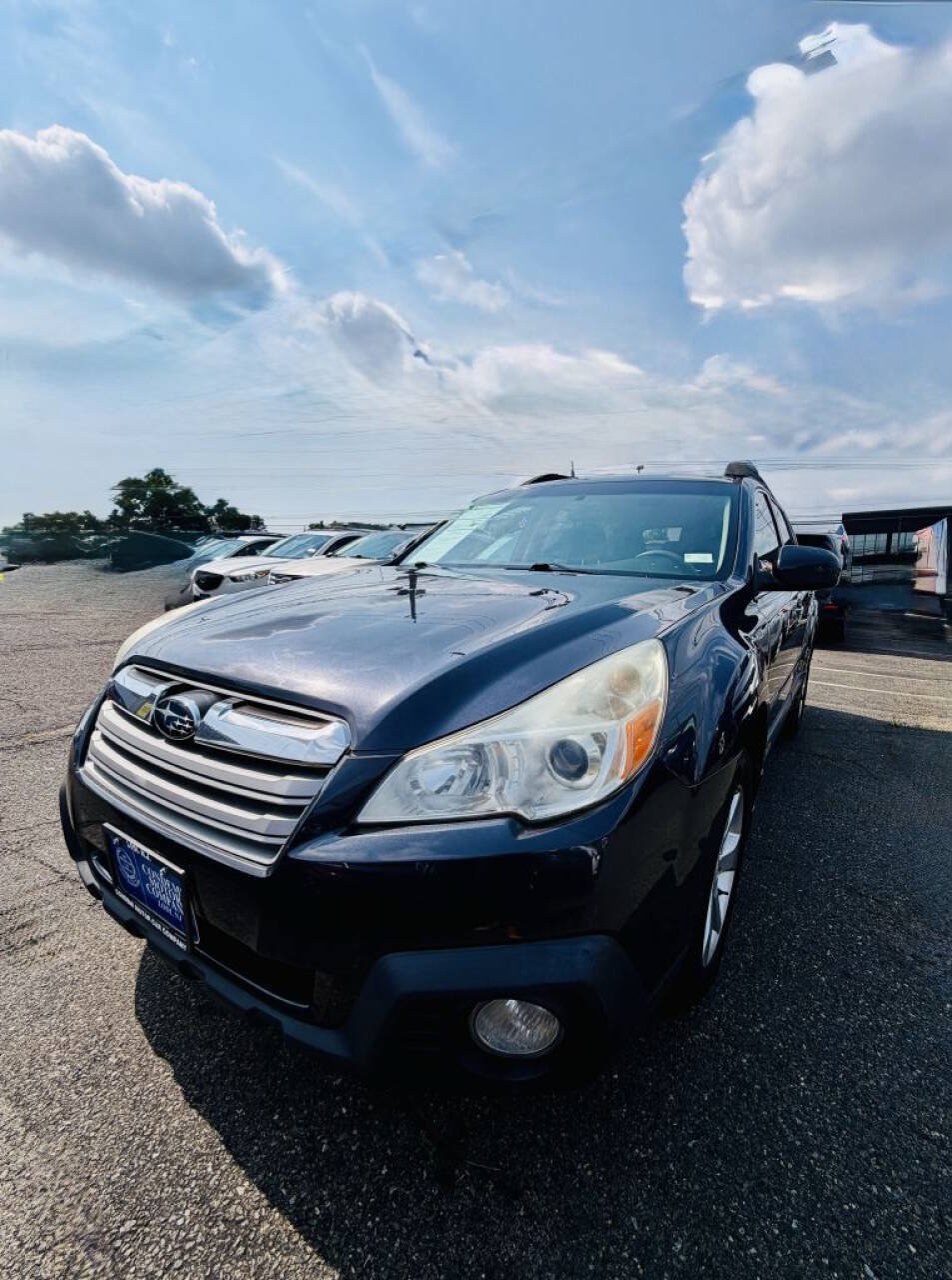 Used 2013 Subaru Outback 2.5i Premium AWD/4WD image 2