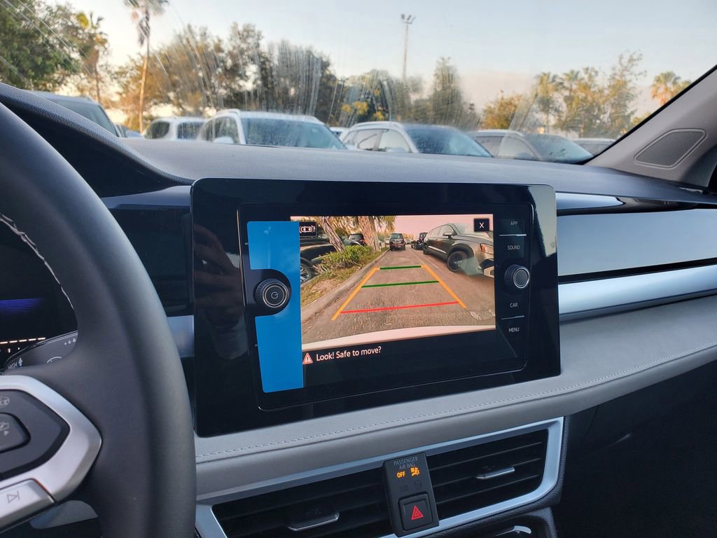 New 2026 Volkswagen Taos SE image 11