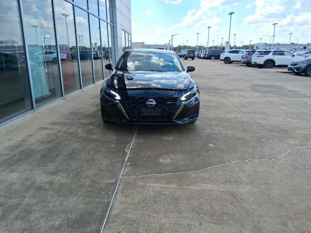 Used 2025 Nissan Altima 2.5 SR FWD image 3