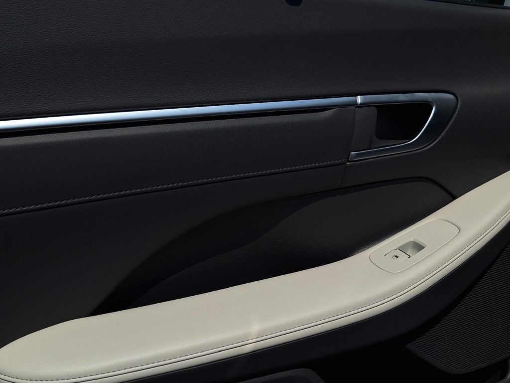 Certified 2025 Hyundai Sonata Limited FWD image 13