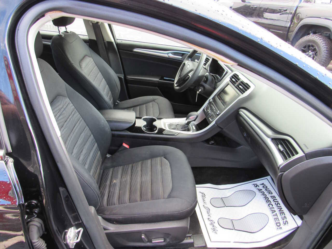 Used 2016 Ford Fusion SE image 8