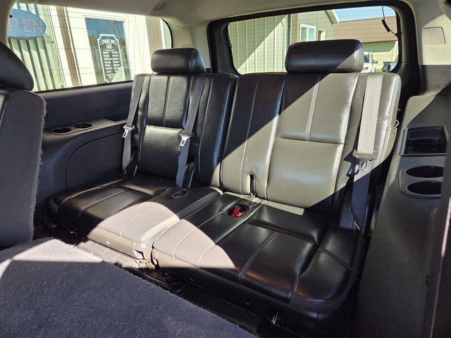 Used 2010 Chevrolet Suburban LT AWD/4WD image 19
