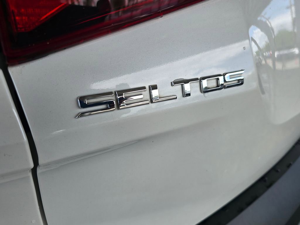 Used 2021 Kia Seltos LX image 34