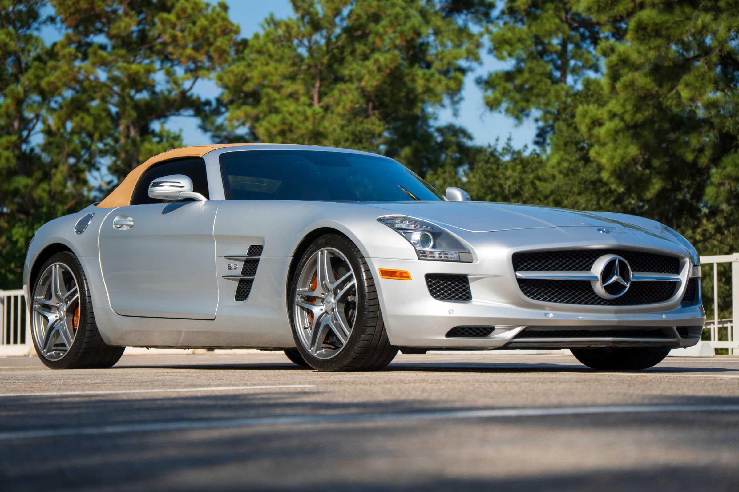 Used 2012 Mercedes-Benz SLS AMG Roadster image 18