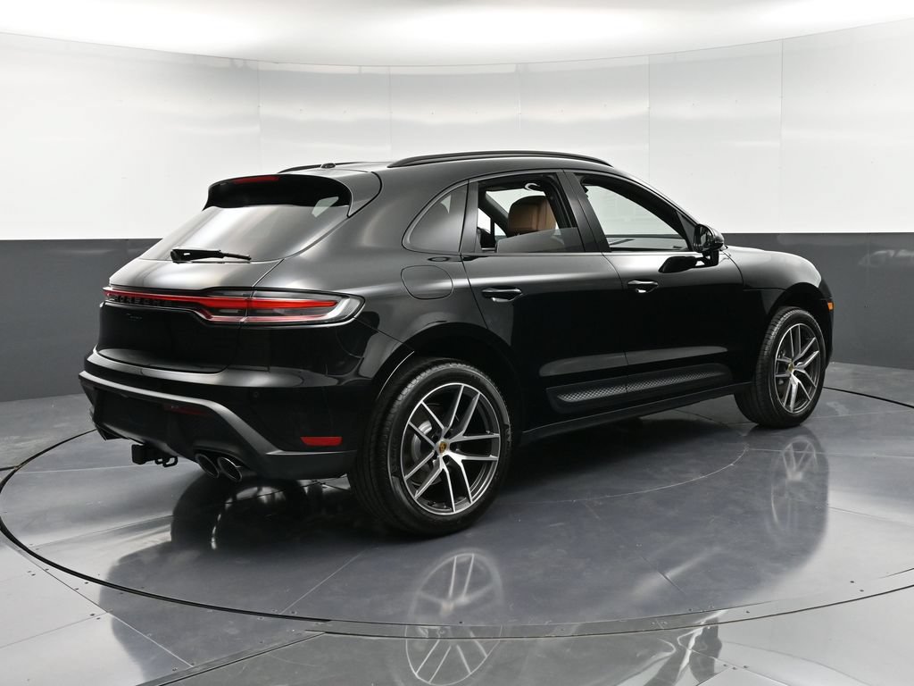 Certified 2026 Porsche Macan AWD/4WD image 8