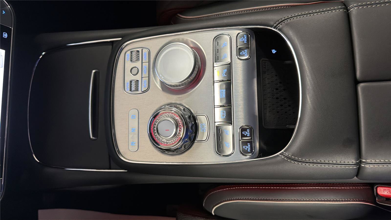 Used 2025 Genesis G90 3.5T AWD/4WD image 19