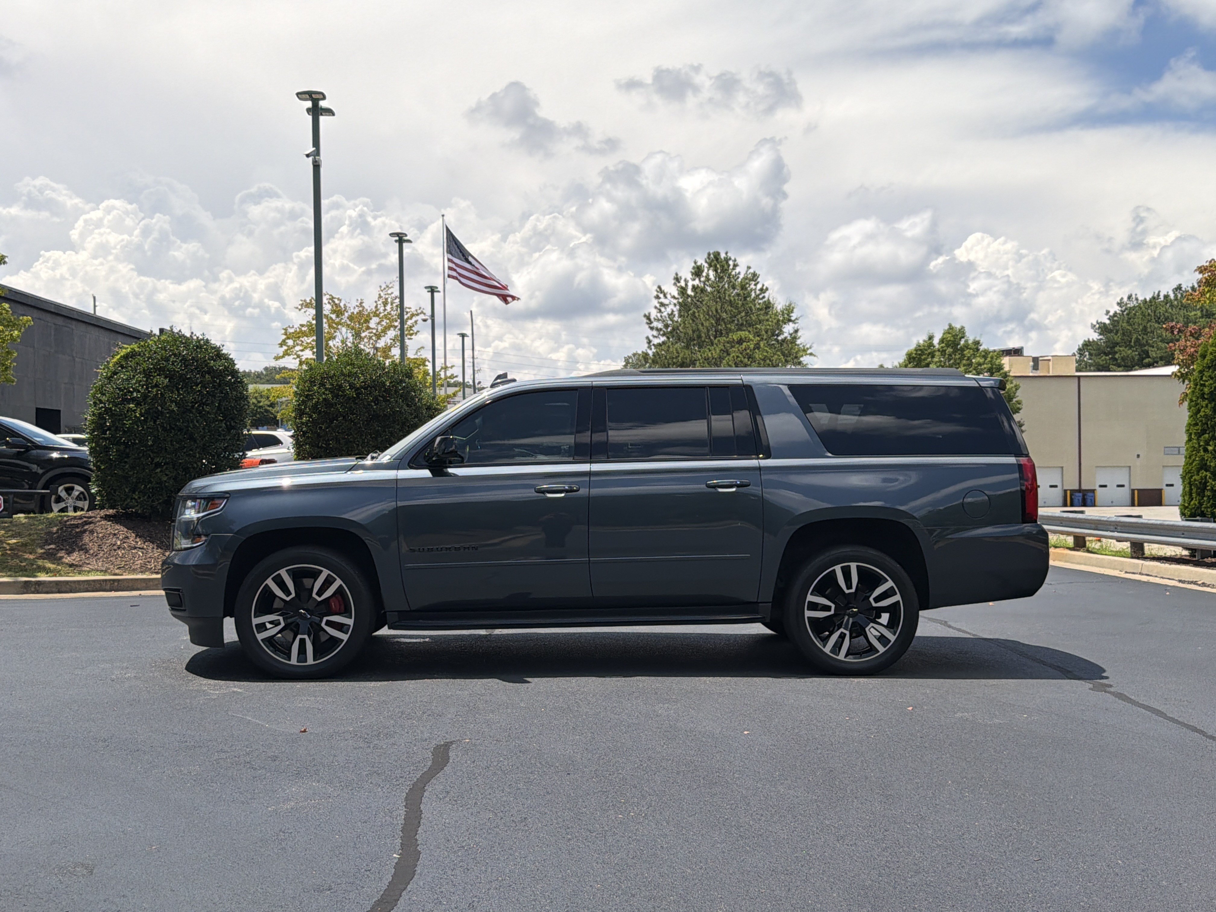 Used 2019 Chevrolet Suburban Premier AWD/4WD image 12