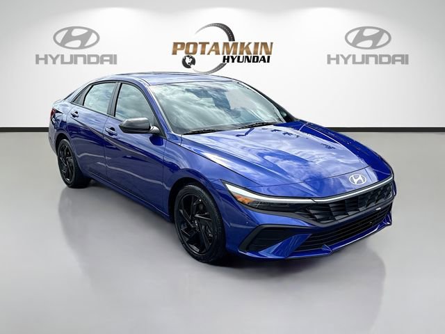 Certified 2026 Hyundai Elantra Sport FWD image 3