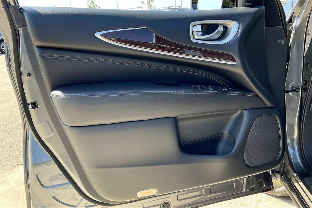 Certified 2020 INFINITI QX60 Luxe w/ Sensory Package AWD/4WD image 27