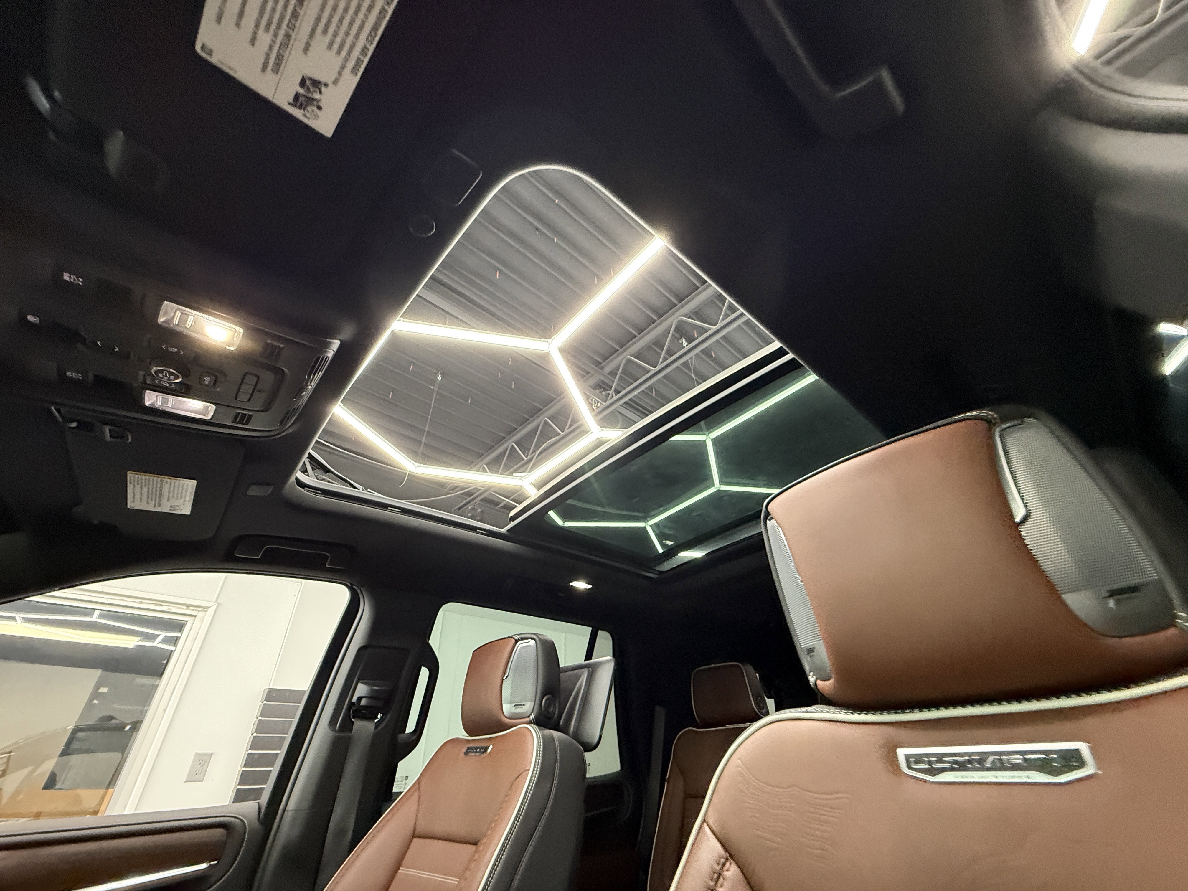 Used 2023 GMC Yukon Denali Ultimate image 11