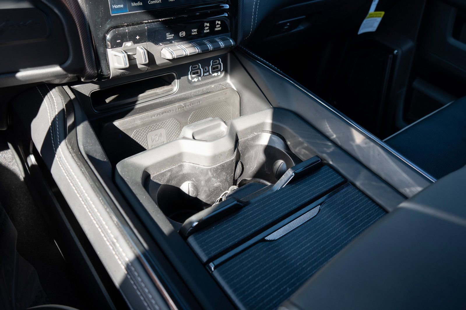 Used 2024 RAM 2500 Limited image 40