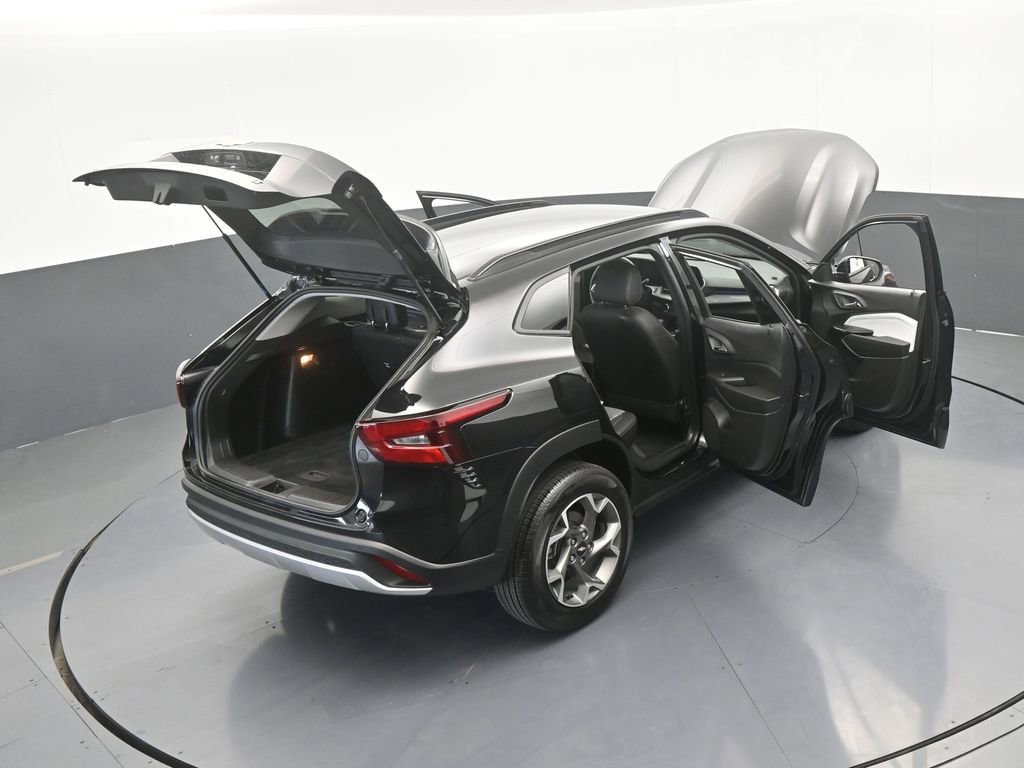 Used 2025 Chevrolet Trax LT w/ Driver Confidence Package FWD image 64