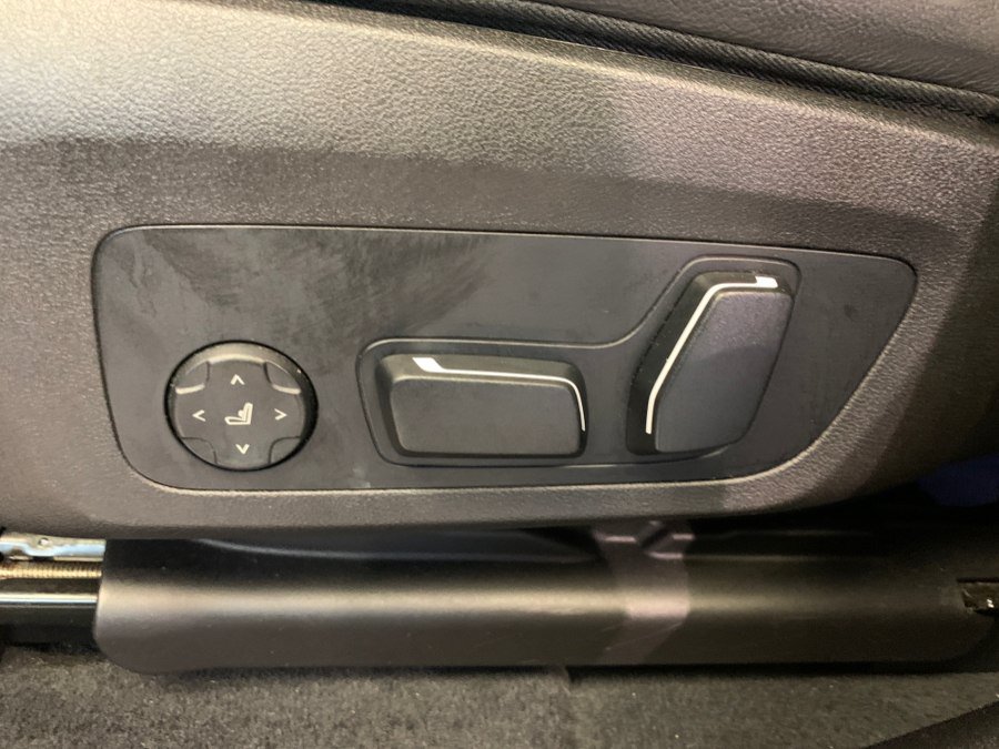 Used 2025 BMW X4 xDrive30i AWD/4WD image 20