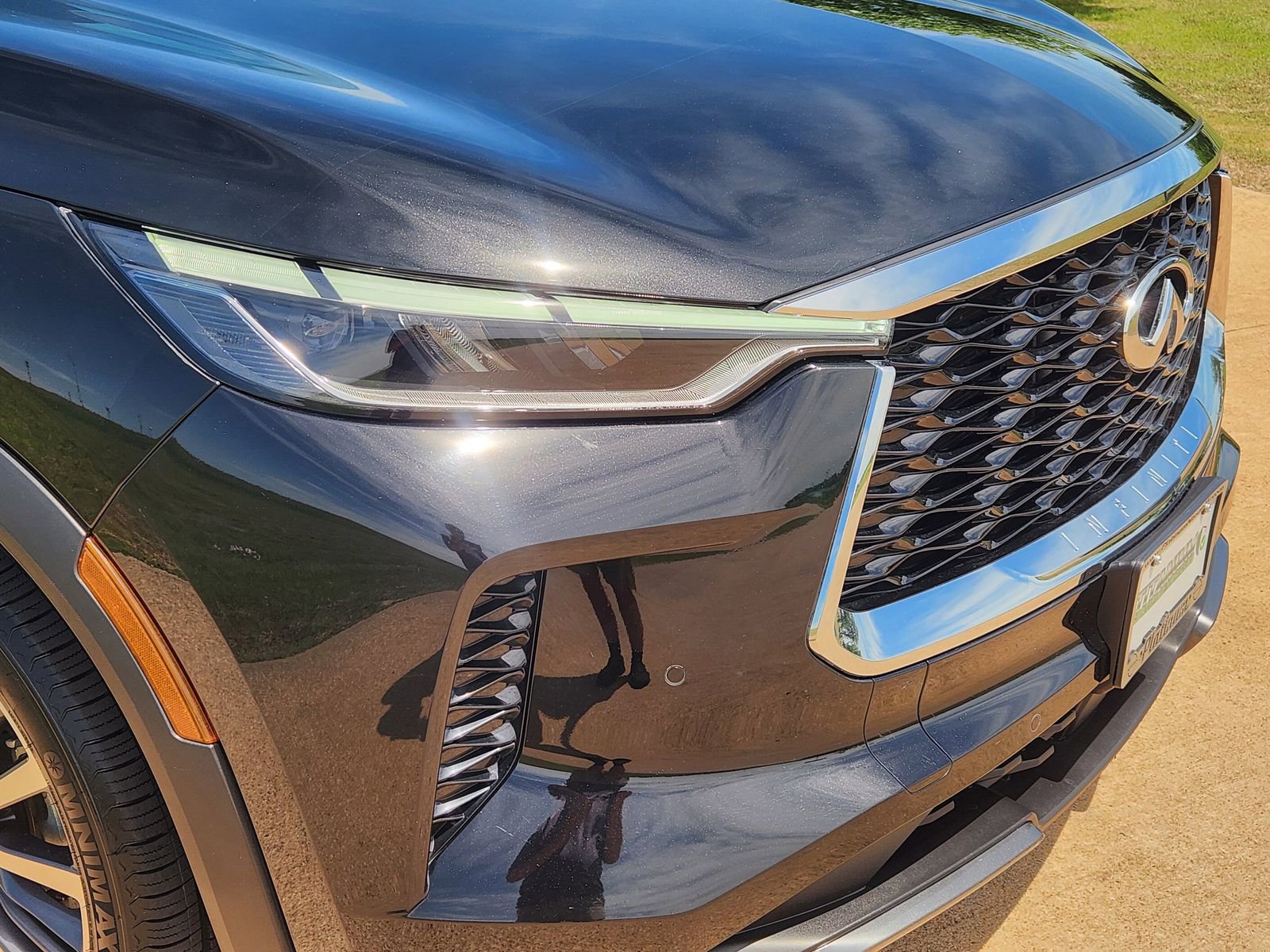 Used 2023 INFINITI QX60 Sensory w/ Cargo Package AWD/4WD image 12