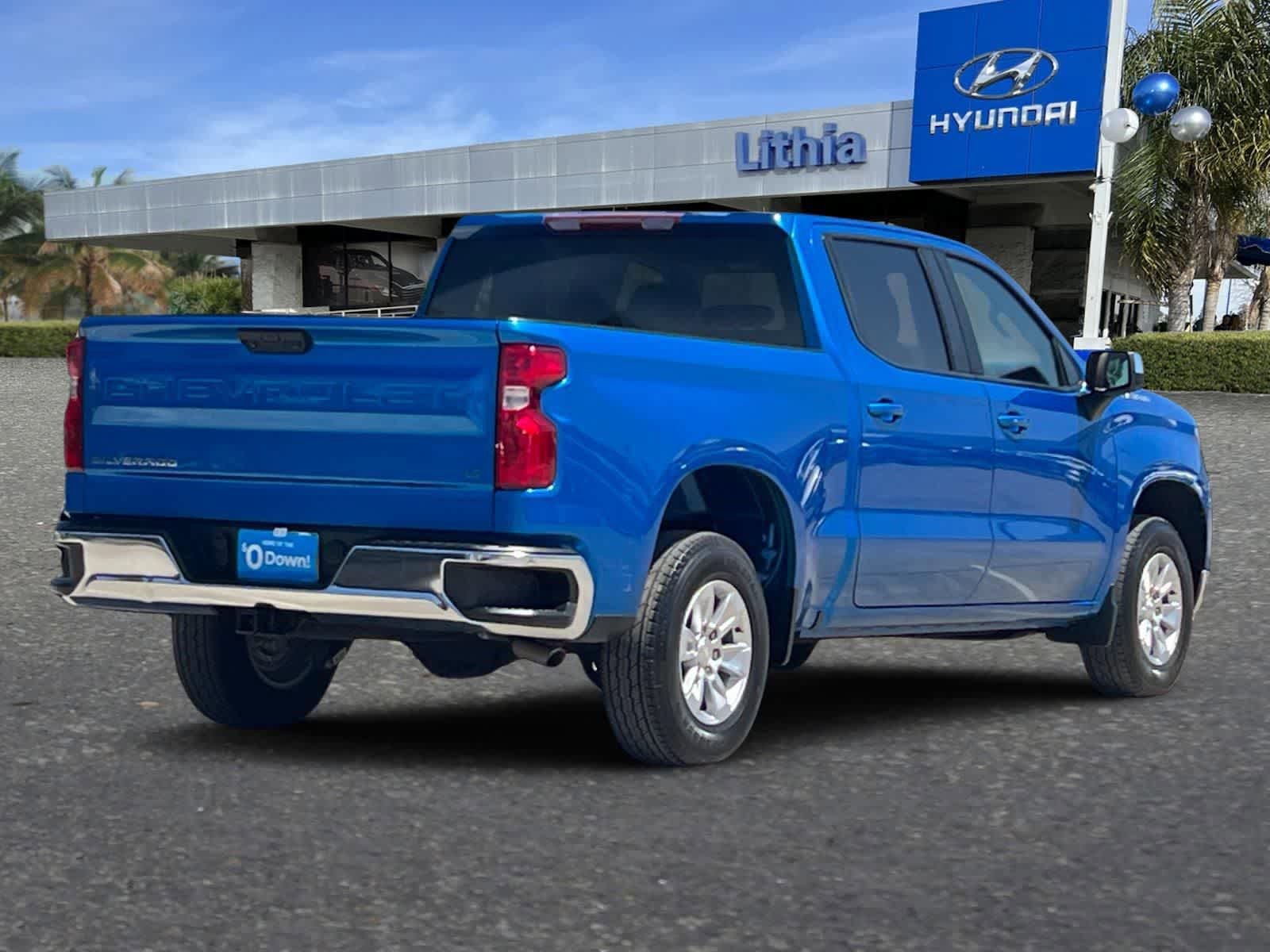 Used 2024 Chevrolet Silverado 1500 LT RWD image 3