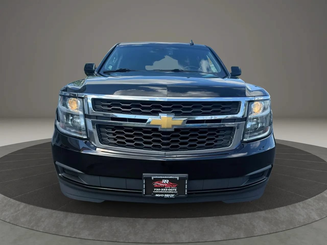 Used 2019 Chevrolet Suburban LT AWD/4WD image 3