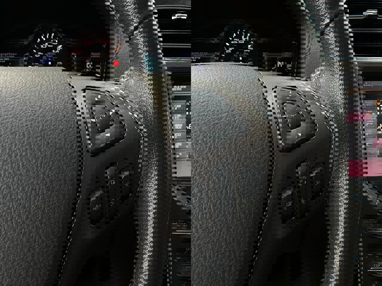 Used 2014 Lincoln MKX FWD w/ Equipment Group 102A image 38