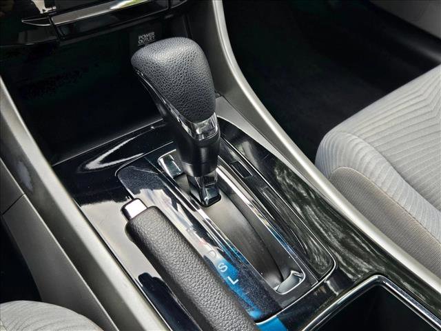 Used 2017 Honda Accord LX image 12