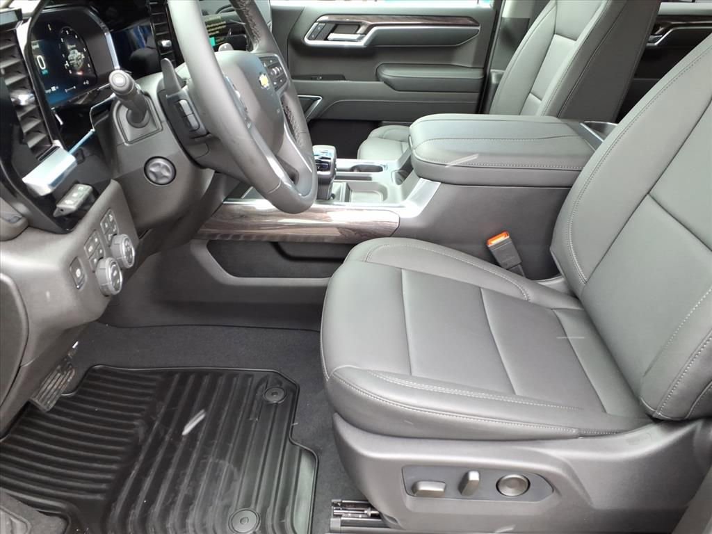 New 2026 Chevrolet Silverado 1500 LTZ w/ LTZ Premium Package AWD/4WD image 6