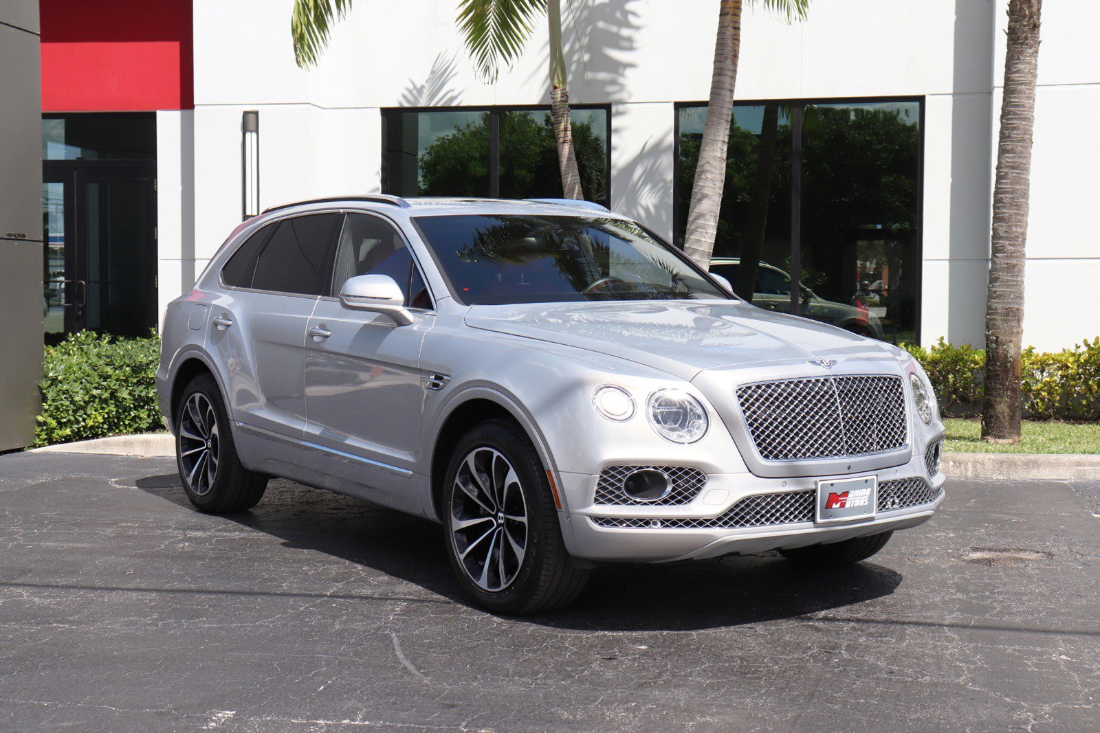 Used 2017 Bentley Bentayga image 10