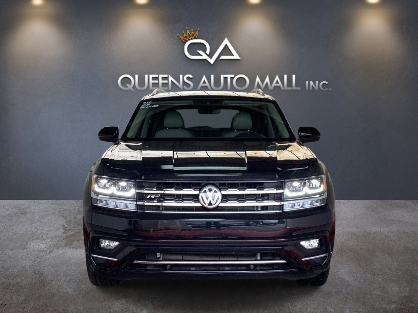 Used 2019 Volkswagen Atlas SEL R-Line AWD/4WD image 2