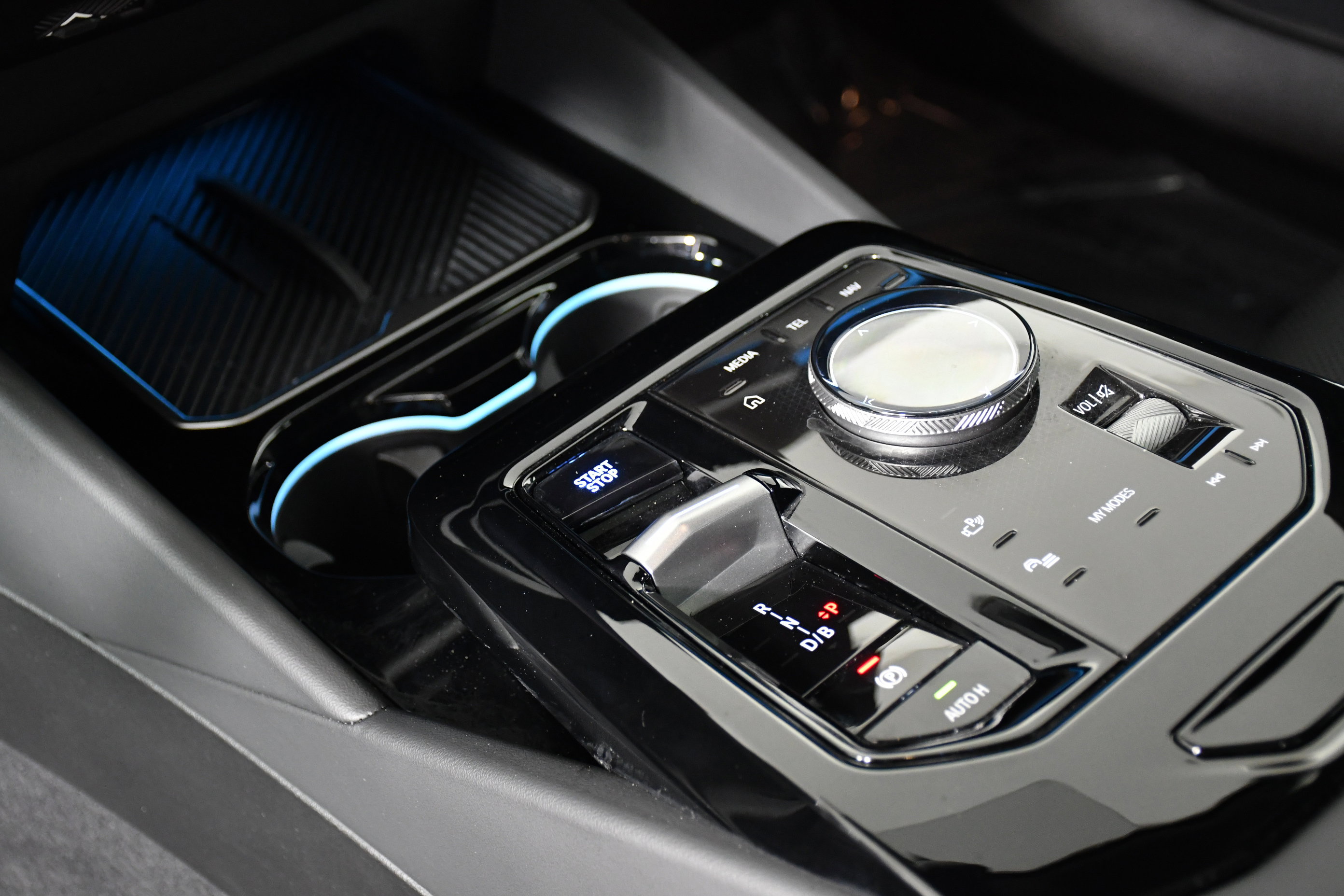 Used 2025 BMW i5 eDrive40i image 16