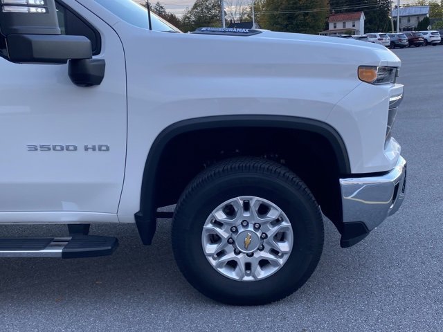 Used 2024 Chevrolet Silverado 3500 LT w/ Convenience Package image 10